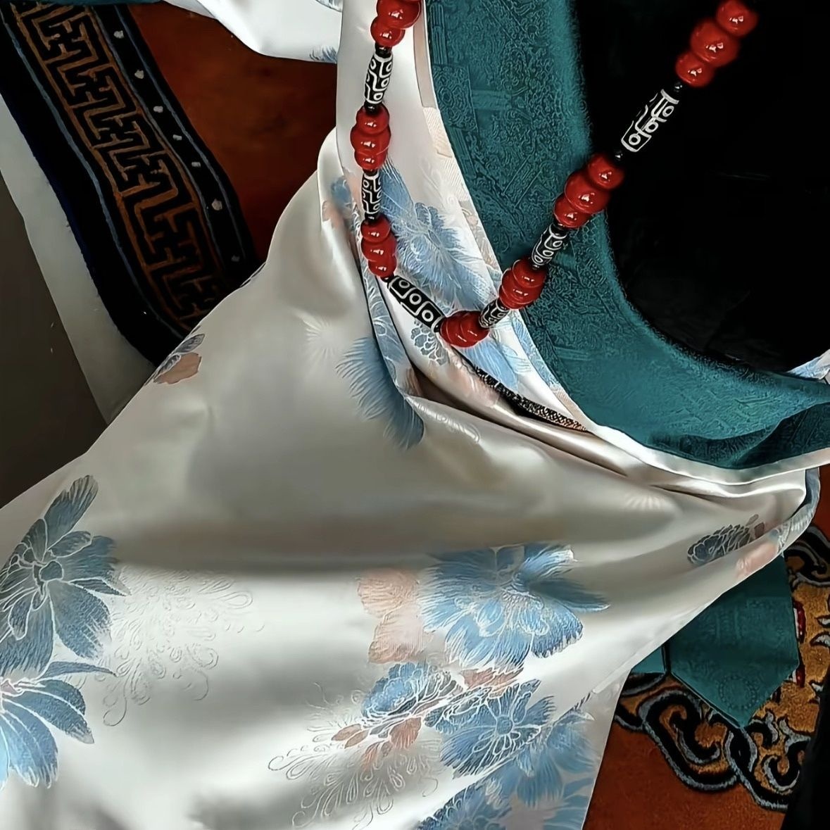 New Women's Bhutanese Tibetan  – Ethnic Fashion Shoot recenzja i cena