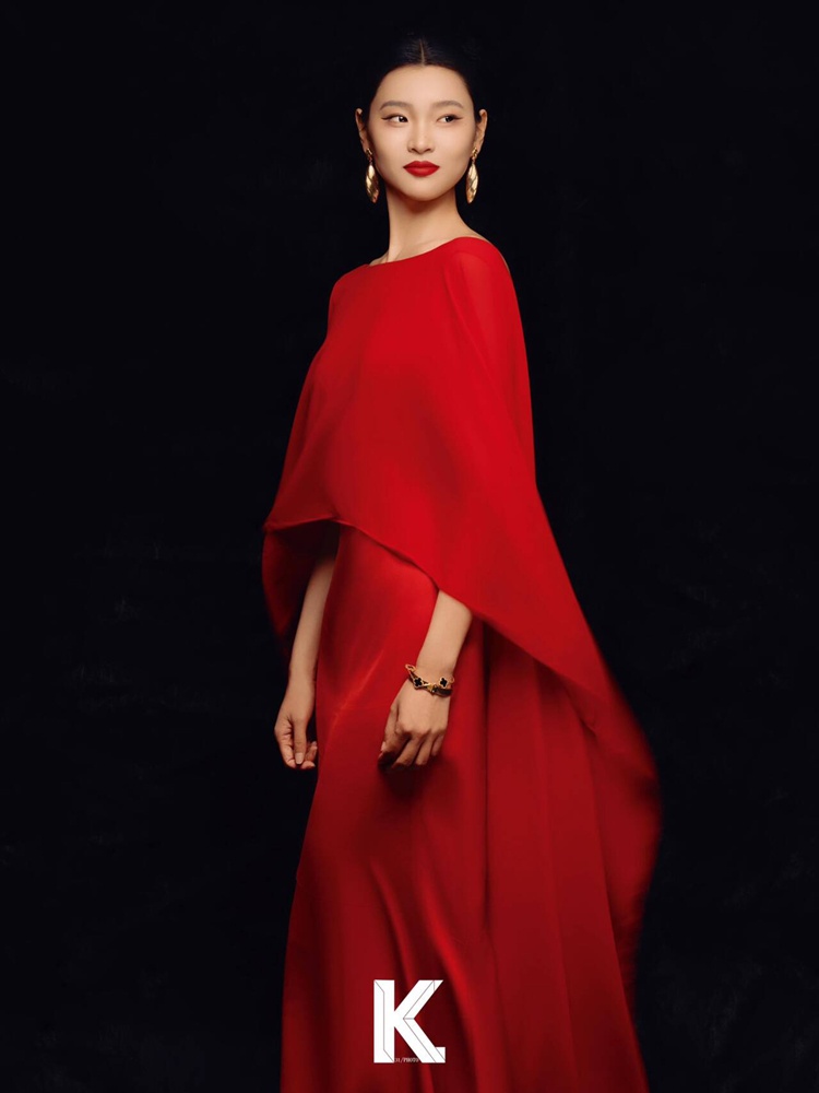 2026 New Fashion High-End Red  – Ethnic Fashion Photography recenzja i cena