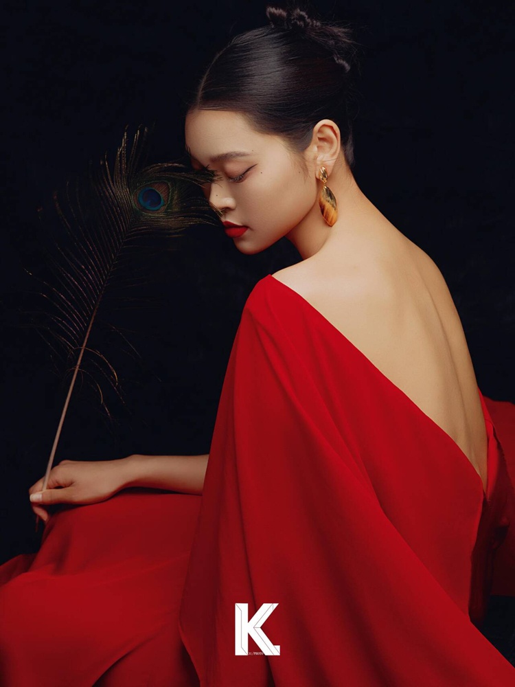 2026 New Fashion High-End Red  – Ethnic Fashion Photography recenzja i cena