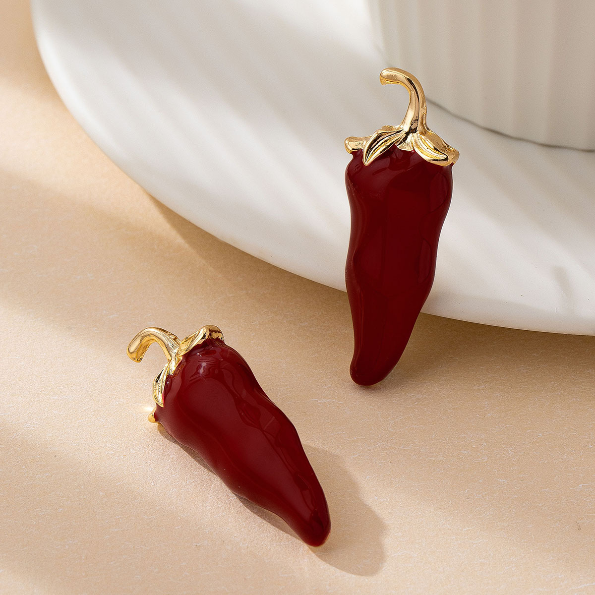 Quirky Chili Stud Earrings Wom – Ethnic Chic Fashion recenzja i cena