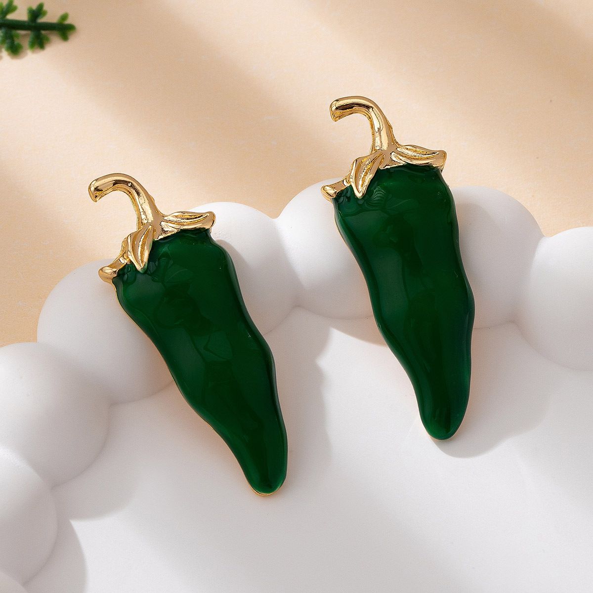 Quirky Chili Stud Earrings Wom – Ethnic Chic Fashion recenzja i cena